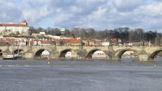 Opravu Karlova mostu hlídá žena Bürgermeistra. Střet zájmů?