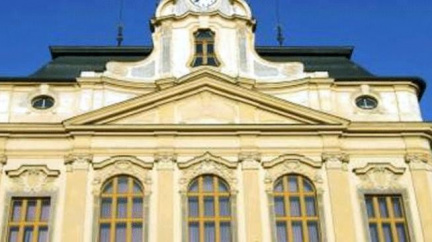 Čtrnáctiletý chlapec hrozil bombou v gymnáziu