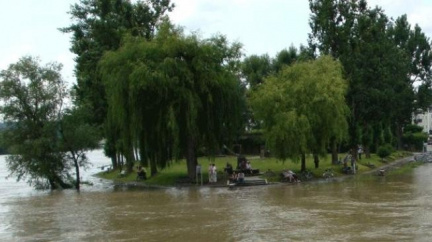Meteorologové varují před vydatnými dešti a záplavami