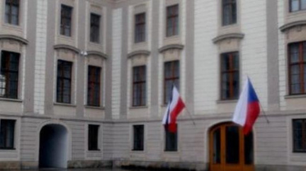 Den smutku za oběti z polského letadla bude po oba víkendové dny 