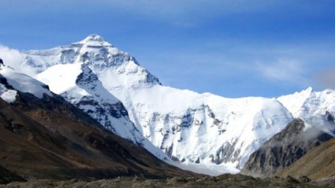 Šerpové nechtějí rozprášit Hillaryho popel na Mount Everestu