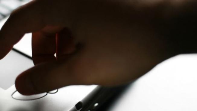 Známé herečky zabránily na internetu sebevraždě mladého muže