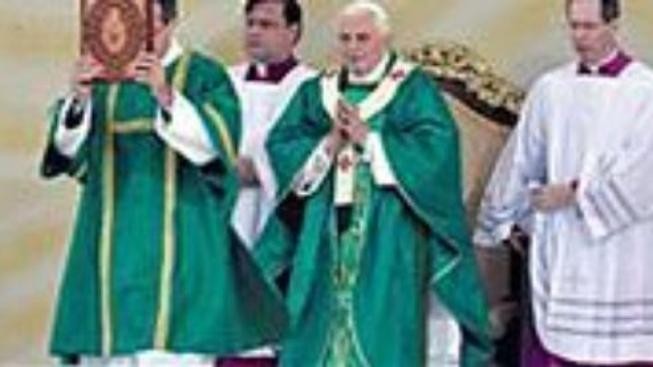 Papež mluvil při požehnání o vykoupení, o skandálech se nezmínil 