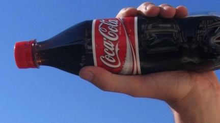 Pití kokakoly zvyšuje riziko osteoporózy