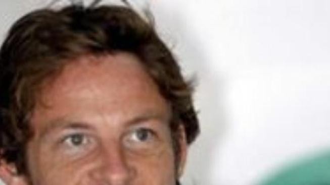 F1: Závod karambolů ovládl v Austrálii Button