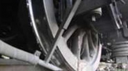 Norsko: Vagony v rychlosti vykolejily a smetly budovu, tři mrtví