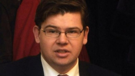 Tituly z práv bude odebírat rektor, dohodl se s Pospíšilem