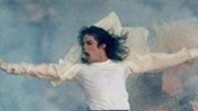 Lékař obviněný ze zabití Jacksona prý schovával důkazy