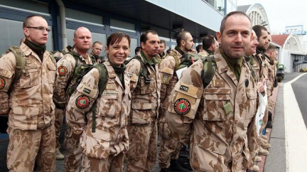 Pohraničníci dezertovali, šikana dál kosí armádní stavy