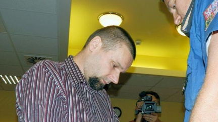 Hádka, rvačka, smrt. Muž ubodal známého, dostal 18 let