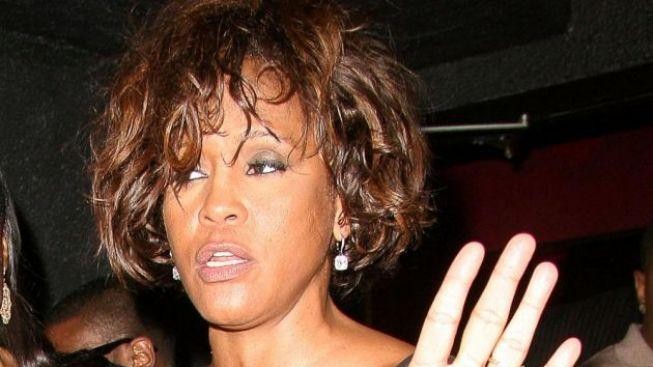 Tvrdé drogy? Přátelé a rodina o fetování Whitney Houston prý nevěděli