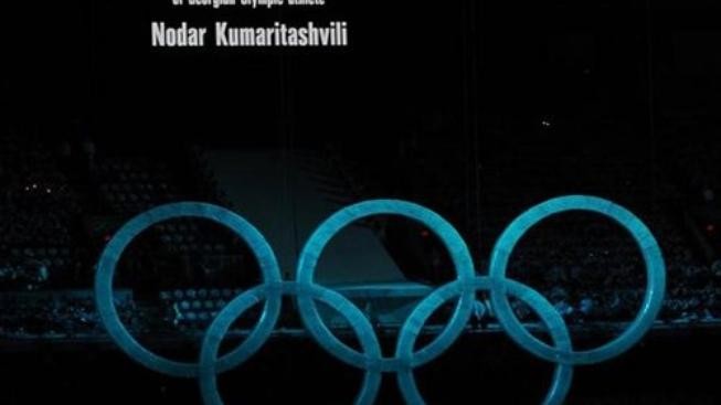 Zahájení bylo věnováno mrtvému sáňkaři, oheň zapálil Gretzky