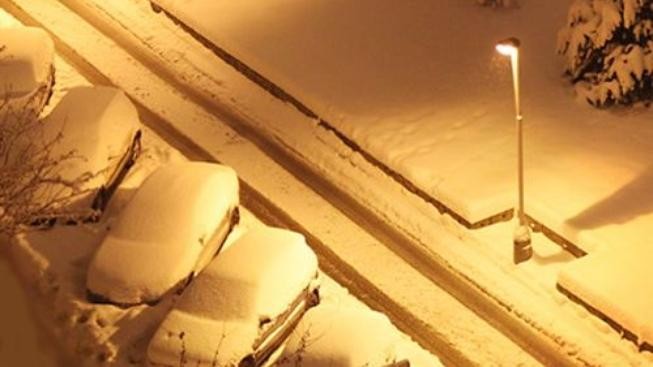 Sněžení a silný vítr komplikují dopravu v Česku