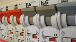 Akcie v uplynulém týdnu: Na české burze je aktuálně v kurzu energetika!