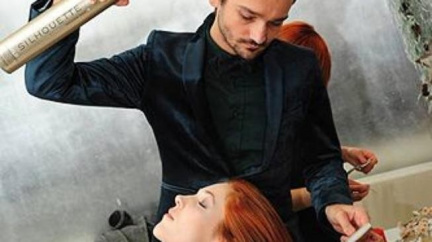 Mladší o pár let?