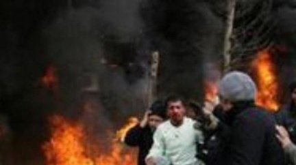 Írán přiznal možná až 15 obětí nedělních protestů