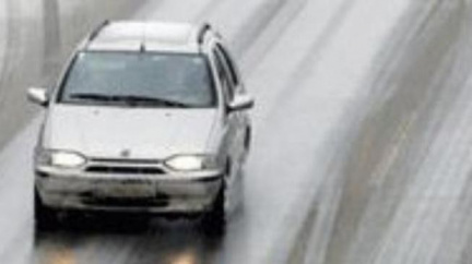 Záchranka kvůli nebezpečné ledovce ošetřuje desítky lidí