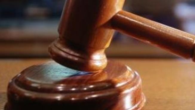 Expolicista podezřelý z korupce byl zproštěn viny