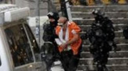 Lupič byl zadržen, rukojmí policie osvobodila