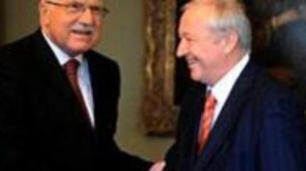 Janota hrozil demisí, nakonec ve vládě zůstane