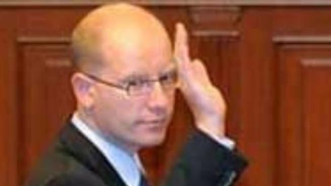 Nejpopulárnějšími politiky zůstávají Sobotka a Schwarzenberg