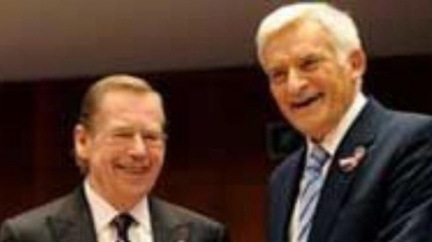 Havel se v europarlamentu vymezil vůči Klausovi, hájil EU