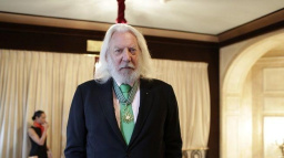 Donald Sutherland převzal vysoké kulturní vyznamenání