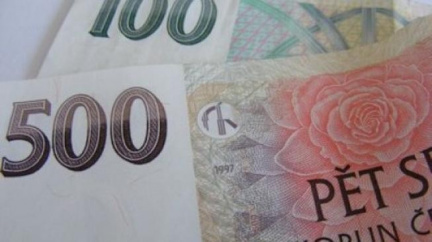 Banky musí od 1. listopadu rušit některé poplatky