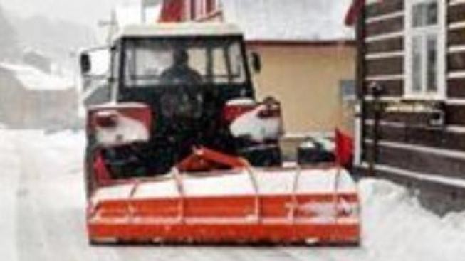 Kvůli kalamitě jsou lidé stále bez proudu, nejezdí vlaky