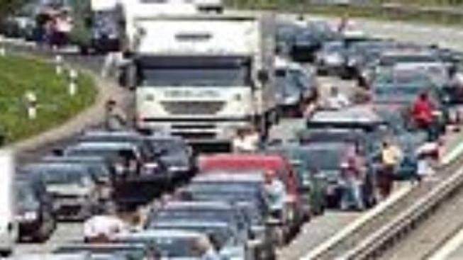 Doprava v Praze kolabovala kvůli nehodě kamionu