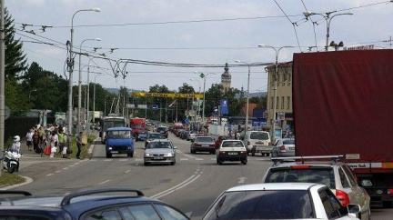 V Přerově nastal dopravní kolaps. Hlavní tepna je uzavřená