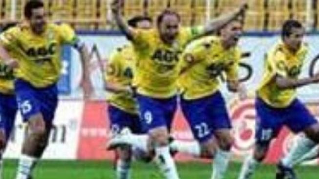 Teplice jen remizovaly, přesto zatím zůstaly v čele