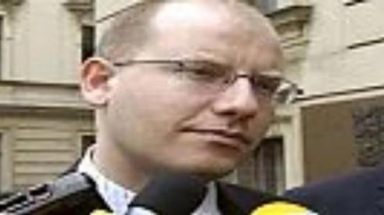 Fischer se přel se Sobotkou o dopadech vládních opatření