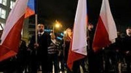 Devět lidí čelí žalobě kvůli nahrávkám s nacistickými hesly