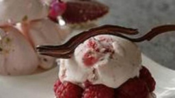 Recept na víkend: Piniová Pavlova (bezé)