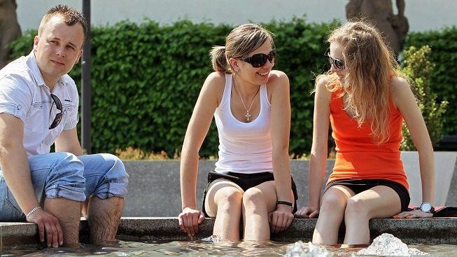 Do prázdnin bychom se kromě deště měli dočkat i tropických dní