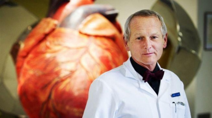 Unikátní česká operace: První muž na světě žije bez srdce