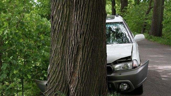Tragická nehoda skončila smrtí spolujezdce (†25)