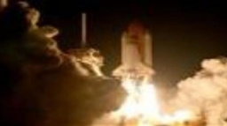 Raketoplán Endeavour se po 16 dnech vrátil na Zemi