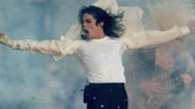Zpěvák Michael Jackson zemřel na srdeční selhání