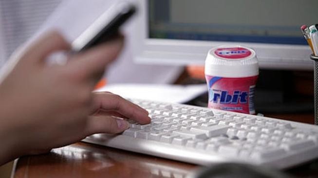 Češi jsou třetí ve žvýkání mezi zeměmi střední a východní Evropy