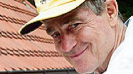 Roli Kalibana driluje Jan Tříska jako klavírní virtuóz své koncerty