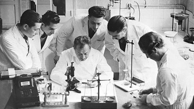 L’Oréal slaví sto let