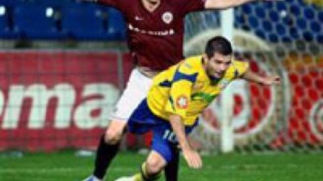 Sparta prohrála, Slavia je krůček od titulu