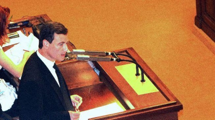 Hlasování ve sněmovně o Rathově stíhání: 183 ze 185 poslanců řekli "ano"