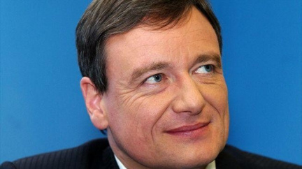 Rath už je v budově sněmovny, obhajovat se začne po druhé odpolední