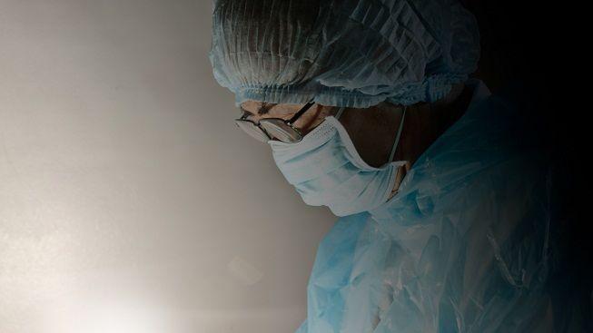 Známý chirurg proti Hegerovi: Chudé bude operovat ten, co zbyde