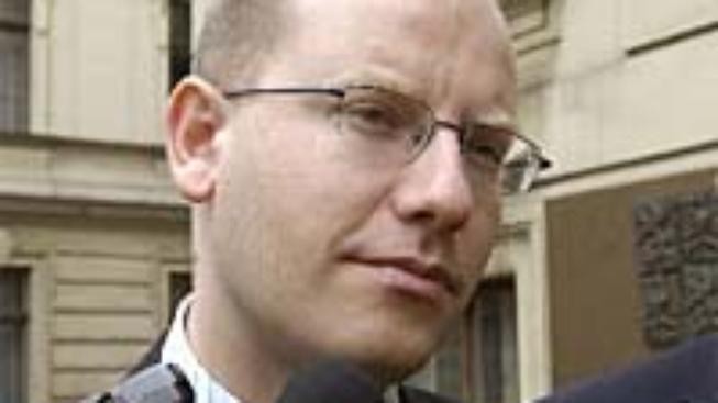 ČSSD chce o misích ještě jednat s ODS