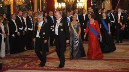 Chilský prezident dostal od Čechů zpátky Klausem odnesené pero