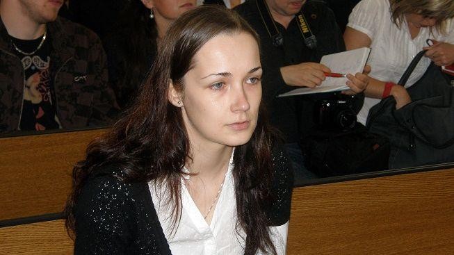 Matka, která uškrtila své novorozeně, dostala 16 let vězení